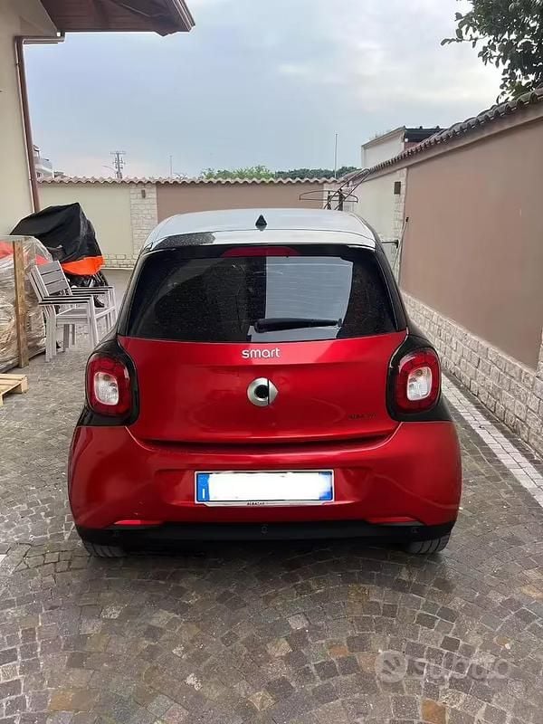 Usata Smart ForFour 2017 Rosso Utilitaria