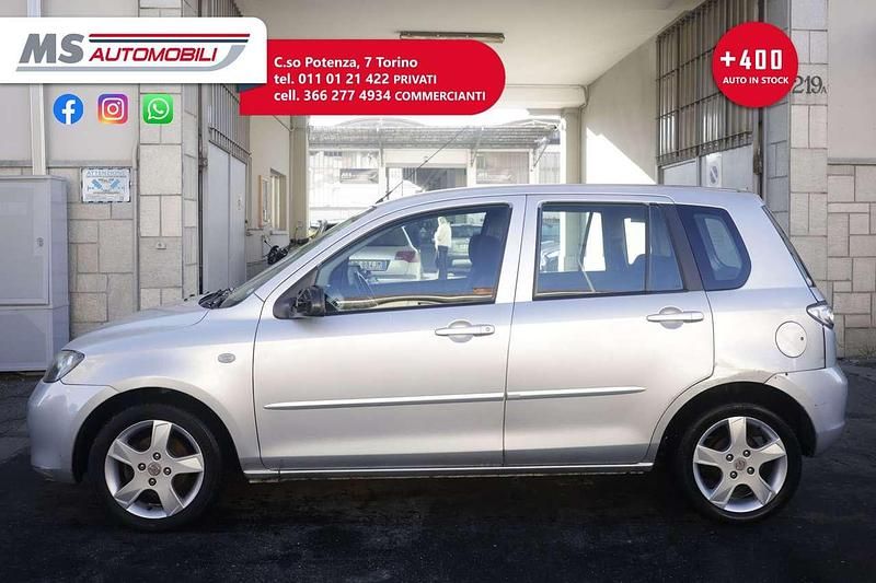 Usata Mazda 2 Style 68 CV (50 kW) 2006 Argento Monovolume