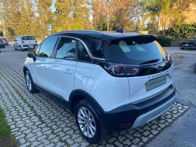 Usata Opel Crossland X Design Edition 110 CV (80 kW) 2022 Bianco pastellotetto nero SUV