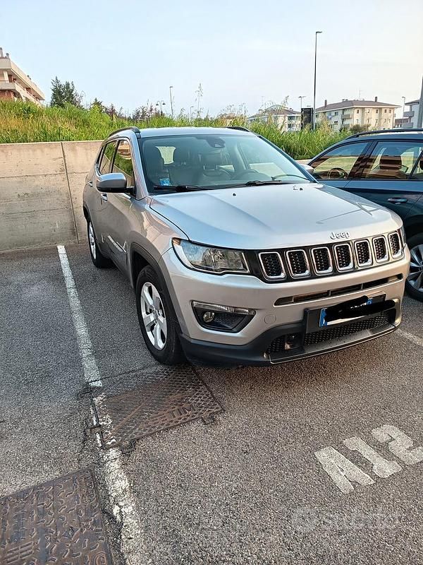 Occasion Jeep Compass 120 ch (88 kW) 2019 Gris SUV