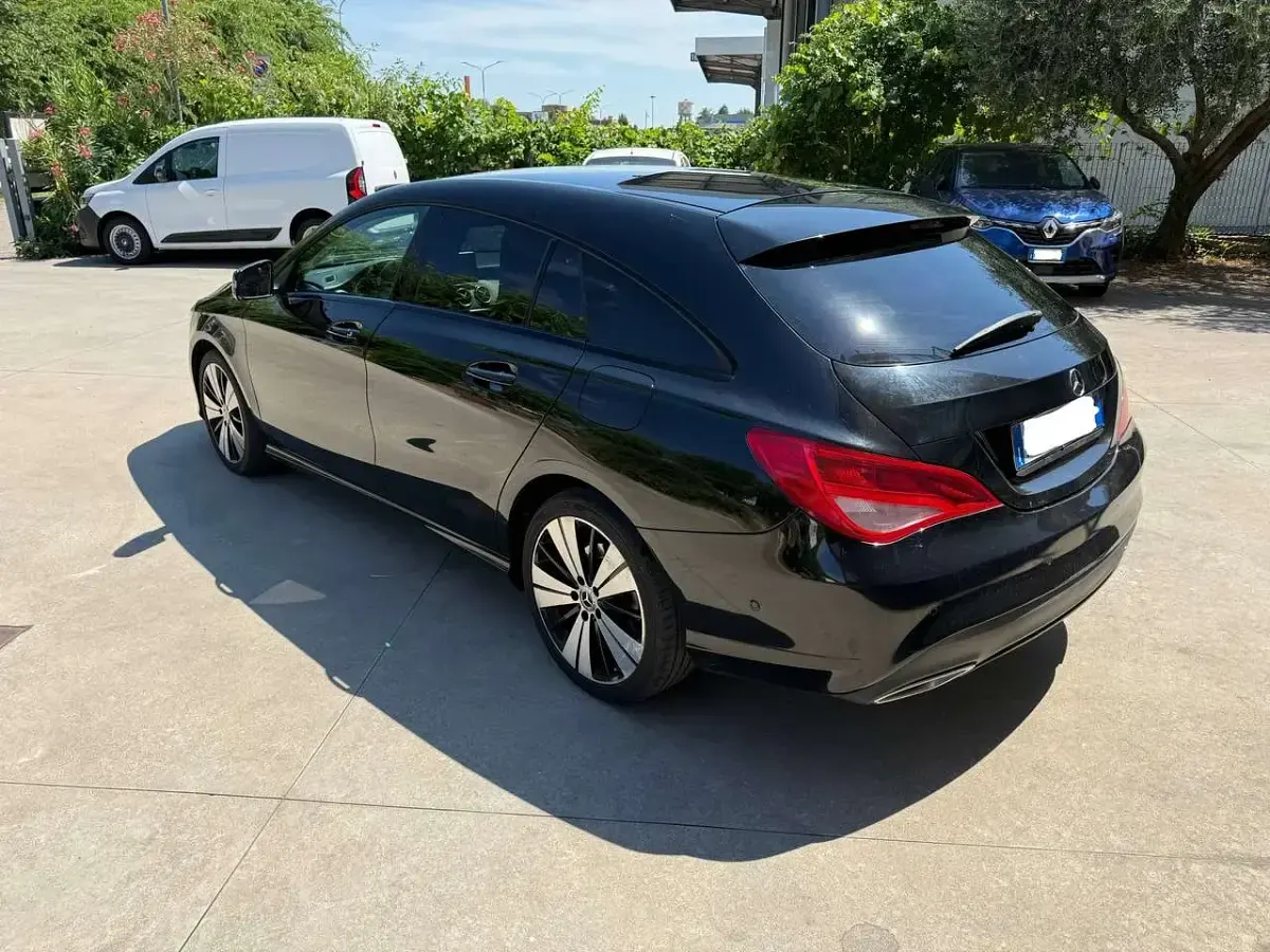 Usata Mercedes CLA200 Shooting Brake Night 136 CV (100 kW) 2017 Nero cosmo Station wagon