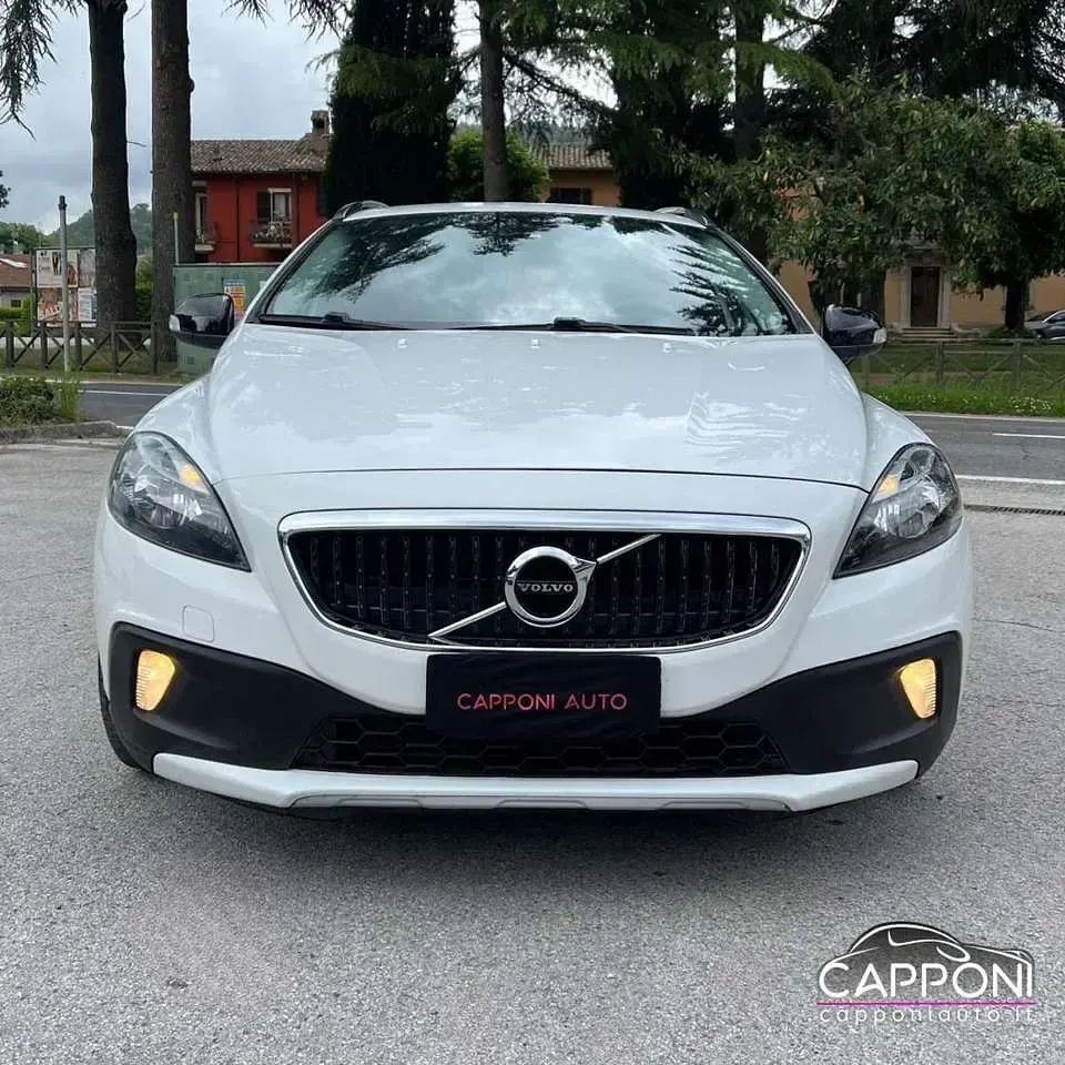 Usata Volvo V40 CC 120 CV (88 kW) 2018 Bianco Station wagon