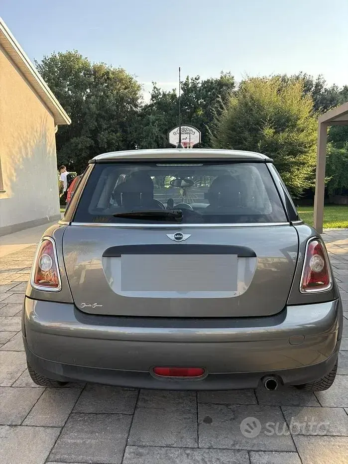 Usata Mini ONE 75 CV (55 kW) 2010 Grigio Utilitaria