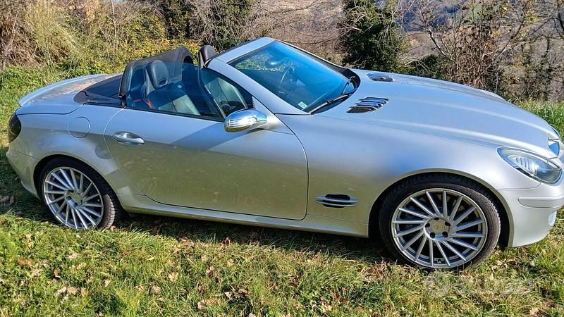 Usata Mercedes SLK200 163 CV (119 kW) 2007 Grigio Cabrio
