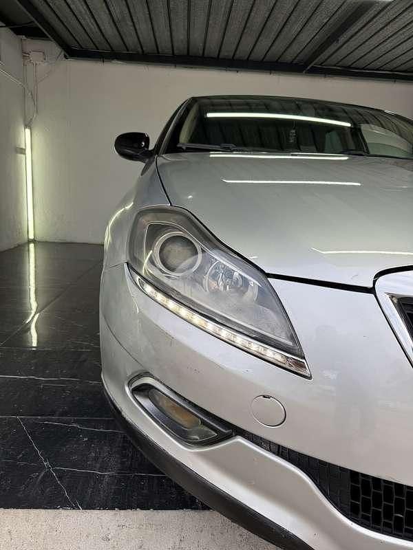 Usata Lancia Delta 120 CV (88 kW) 2010 Utilitaria