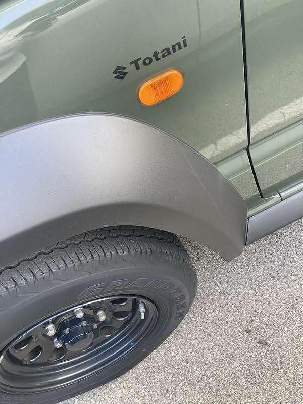 Verde Usata 2023 Suzuki Jimny SUV | 30.000 € (Buon prezzo) - Immagine 1/4