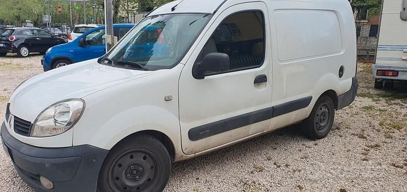 Bianco Usata 2007 Renault Kangoo Monovolume | 1200 € (Buon prezzo) - Immagine 1/4