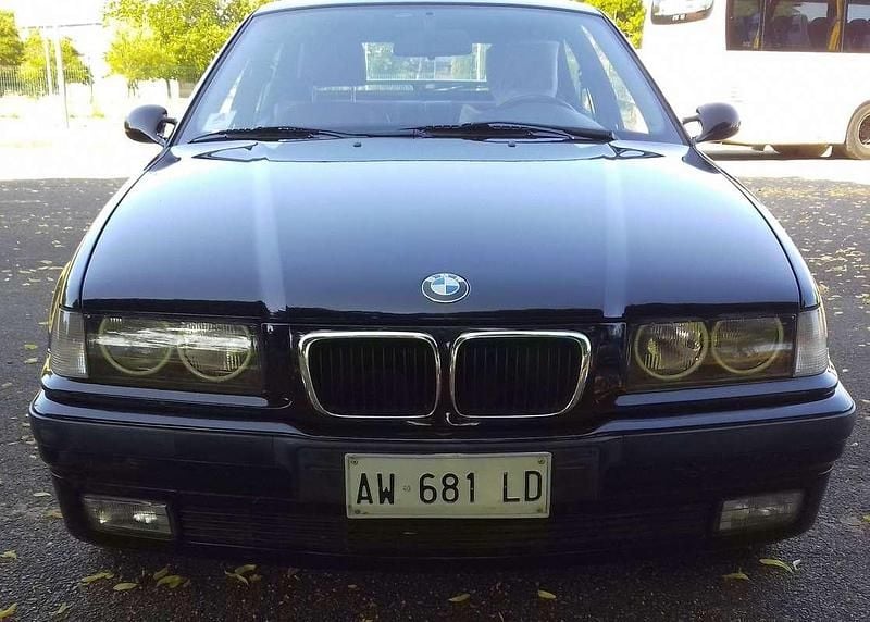 Usata BMW 323 170 CV (125 kW) 1997 Nero Berlina