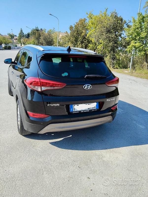 Second-hand Hyundai Tucson Xpossible 116 CP (85 kW) 2016 Negru SUV