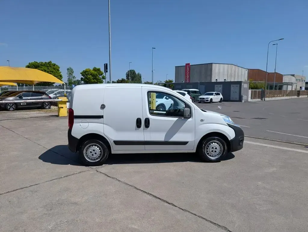 Usata Fiat Fiorino 80 CV (58 kW) 2018 Bianco / pastello Monovolume