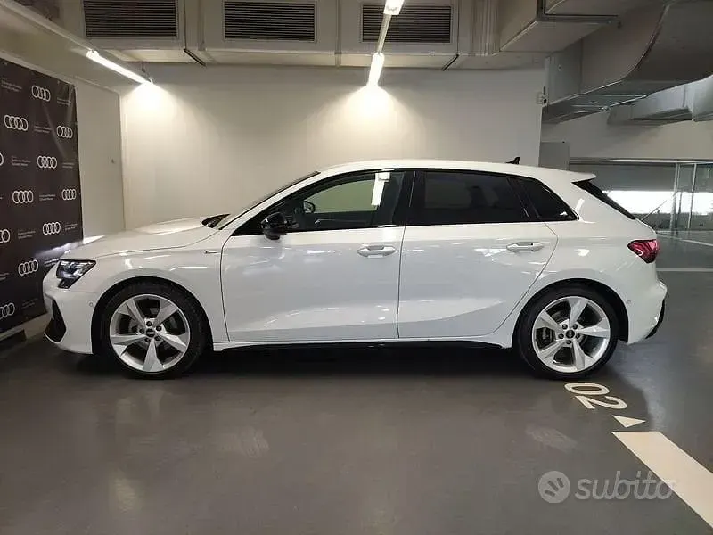 Usado Audi A3 S-Line 150 CV (110 kW) 2025 Blanco Berlina