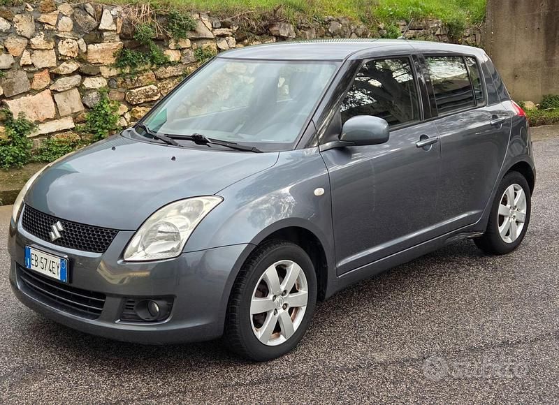 Usata Suzuki Swift GL 91 CV (66 kW) 2010 Grigio Utilitaria