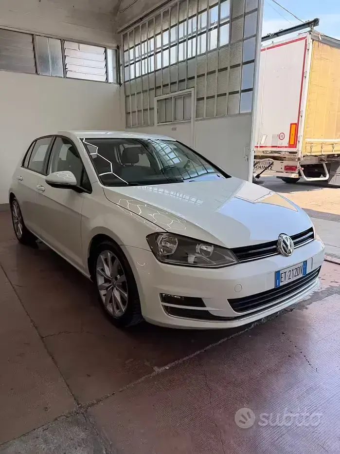 Usata VW Golf VII Highline 105 CV (77 kW) 2013 Bianco Station wagon