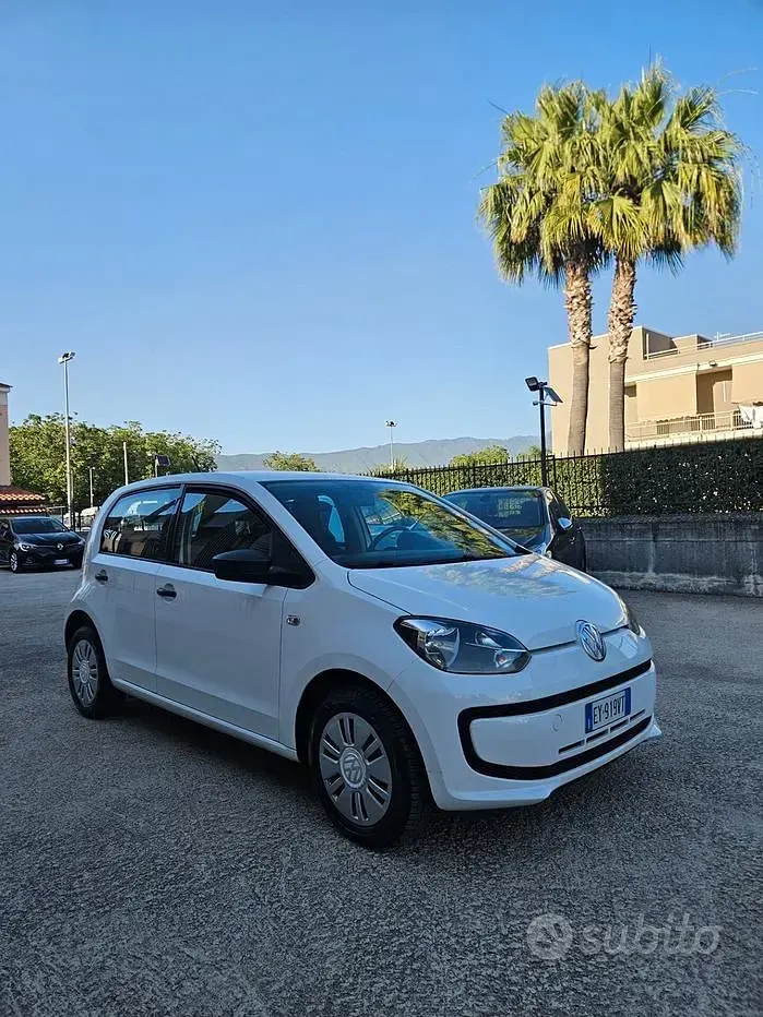 Usata VW up! Move 68 CV (50 kW) 2015 Bianco Utilitaria