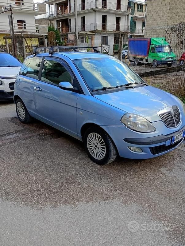 Usata Lancia Ypsilon 70 CV (51 kW) 2004 Utilitaria