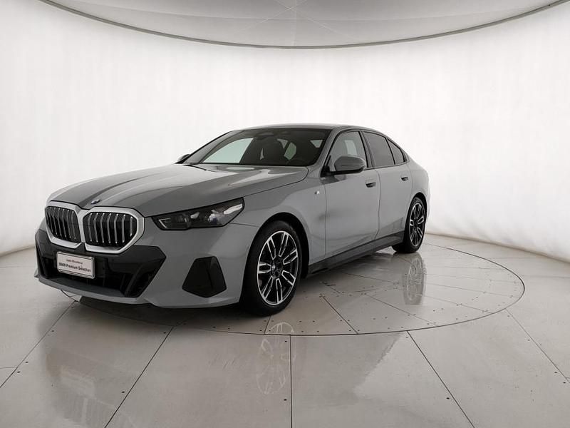 Bianco Usata 2024 BMW 520 M Sport Tre volumi | 45.900 € (Buon prezzo) - Immagine 1/4