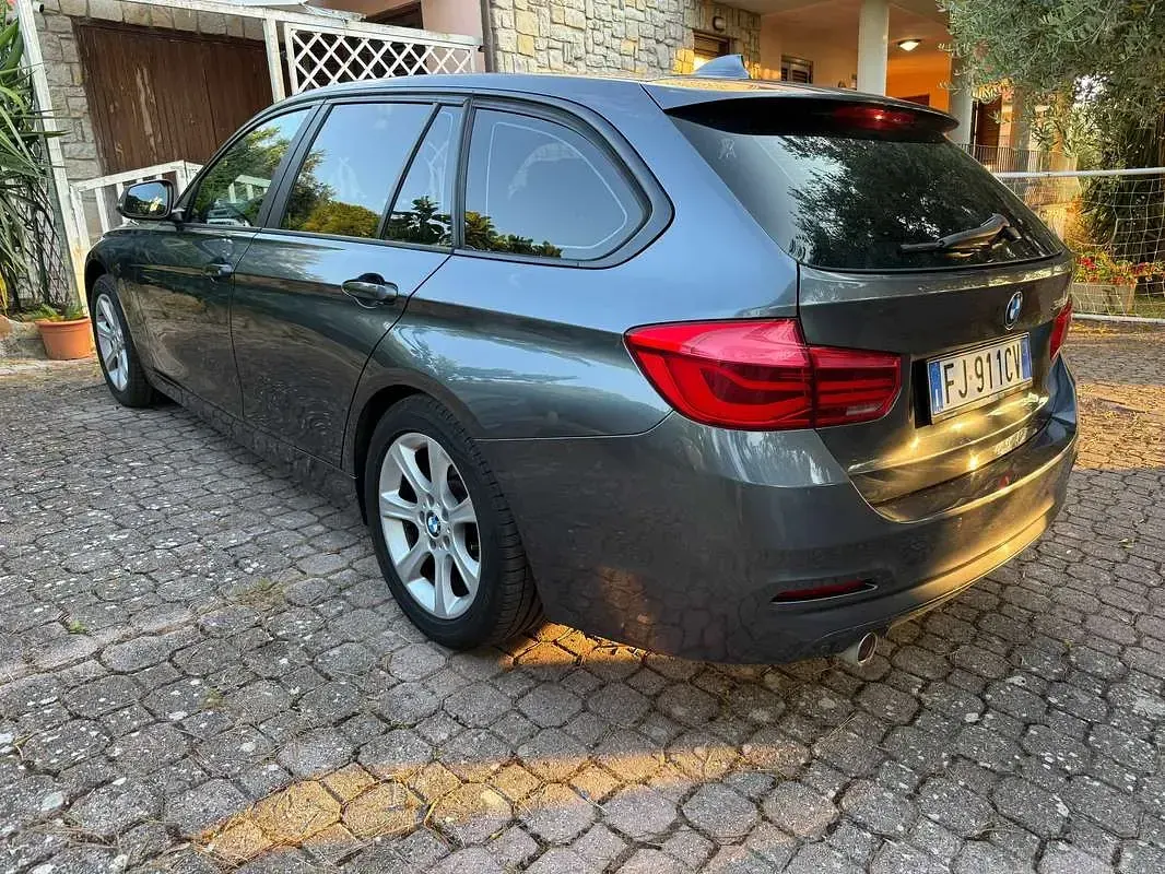 Usata BMW 318 Advantage 150 CV (110 kW) 2017 Grigio Station wagon