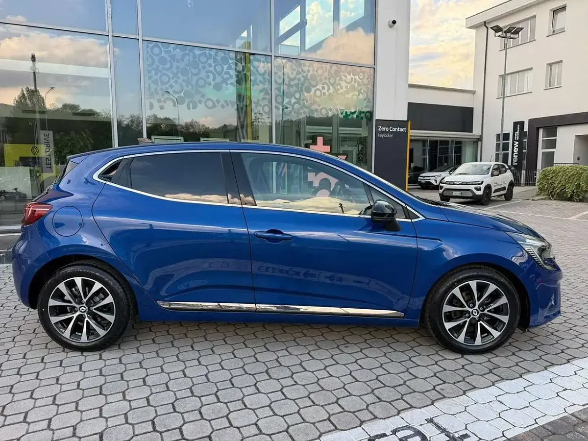 Usata Renault Clio V Techno 101 CV (74 kW) 2023 Blu/azzurro Berlina
