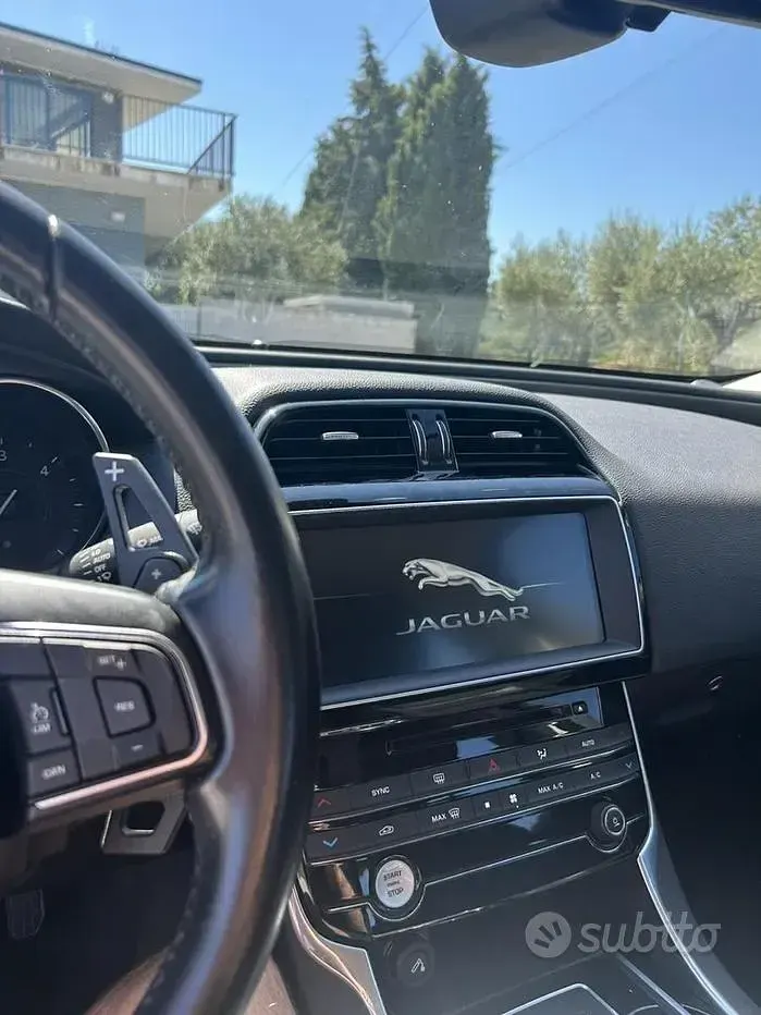 Usata Jaguar XE Prestige 180 CV (132 kW) 2016 Nero Berlina