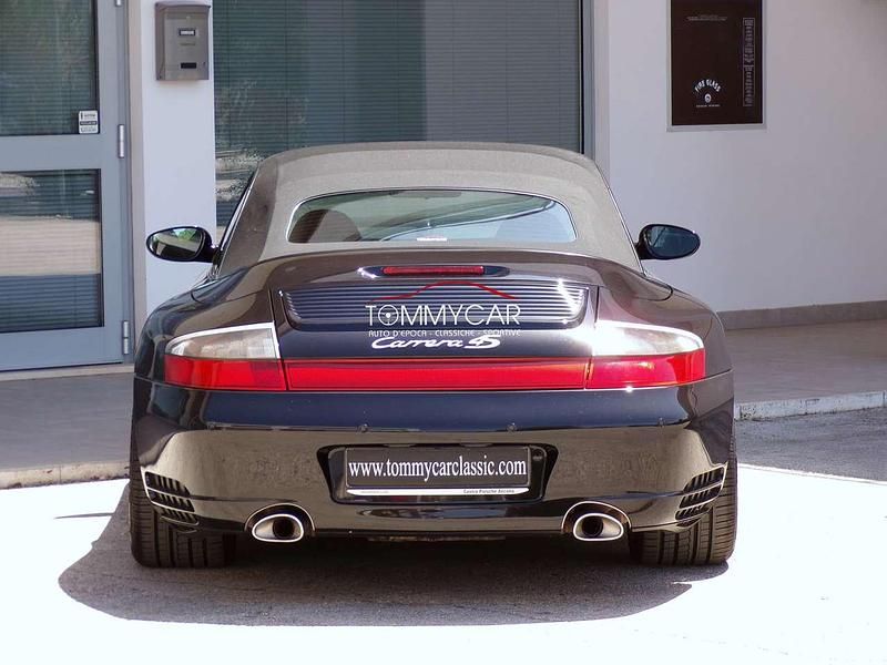 Usata Porsche 911 Carrera 4S Cabriolet 320 CV (235 kW) 2004 Basalt black metallic (lc9z) Cabrio