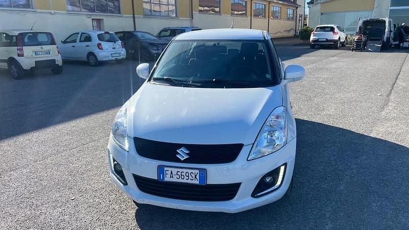 Usata Suzuki Swift Cool 75 CV (55 kW) 2015 Bianco Utilitaria