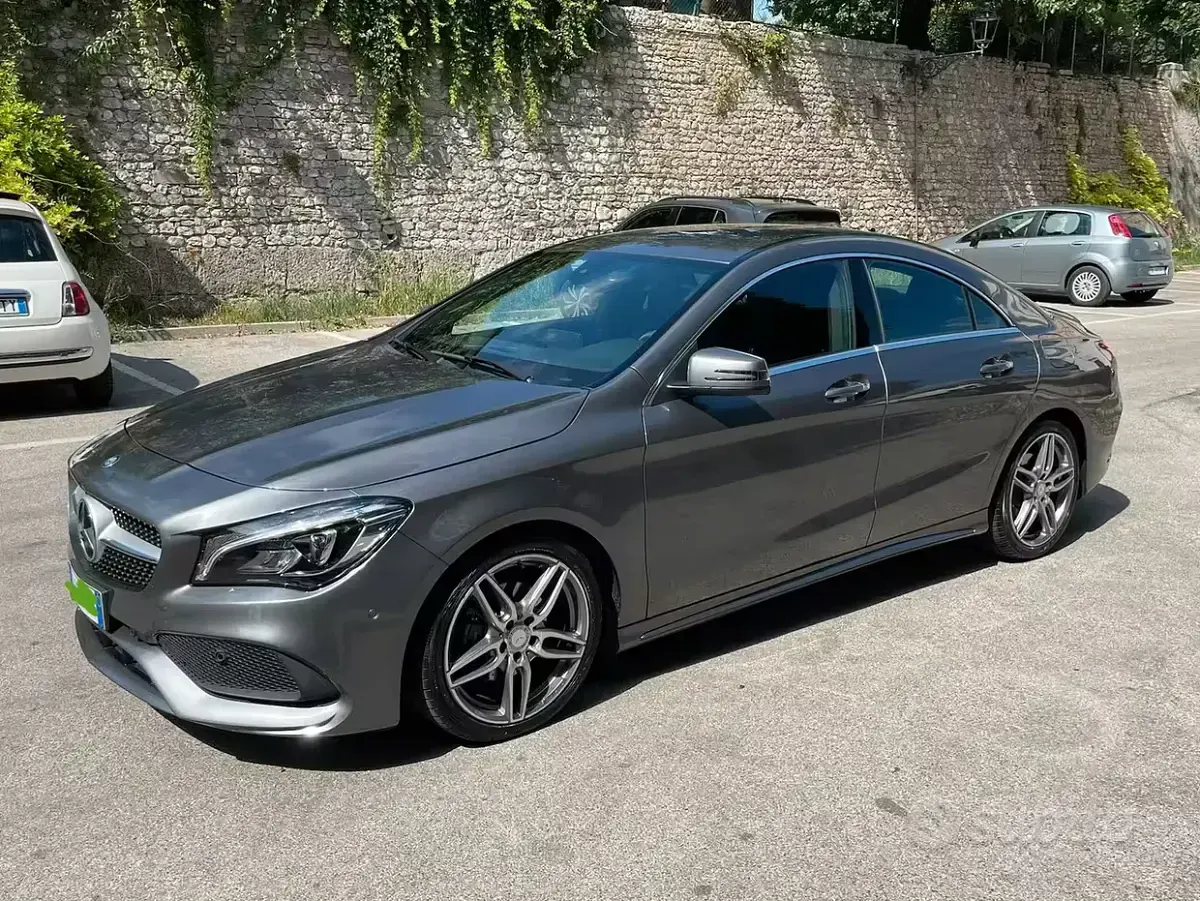 Usata Mercedes CLA180 Premium 109 CV (80 kW) 2017 Grigio Coupé