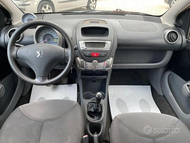 Usata Peugeot 107 54 CV (39 kW) 2006 Nero Utilitaria