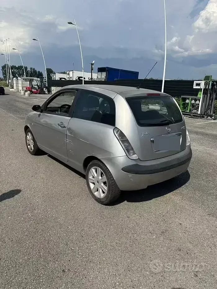 Usata Lancia Ypsilon 69 CV (50 kW) 2004 Utilitaria