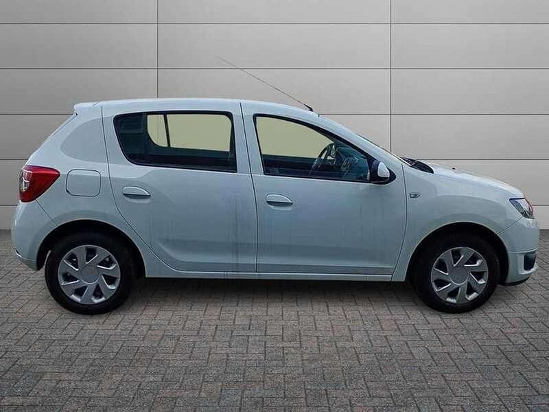 Usata Dacia Sandero Ambiance 75 CV (55 kW) 2014 Bianco Utilitaria