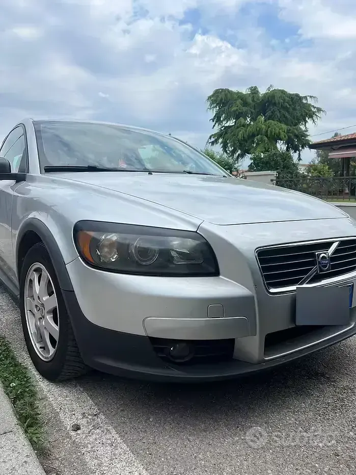 Usata Volvo C30 109 CV (80 kW) 2008 Grigio Utilitaria