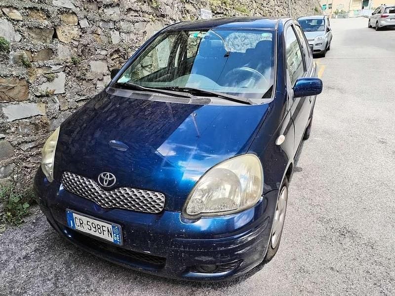 Usata Toyota Yaris 75 CV (55 kW) 2005 Blu/azzurro Utilitaria