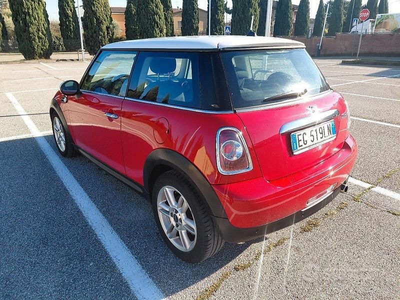 Usata Mini Cooper Coupé 122 CV (89 kW) 2010 Rosso Coupé