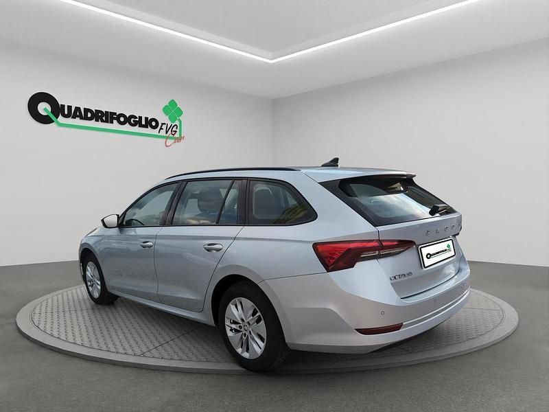 Usata Skoda Octavia Executive 150 CV (110 kW) 2021 Argento Station wagon
