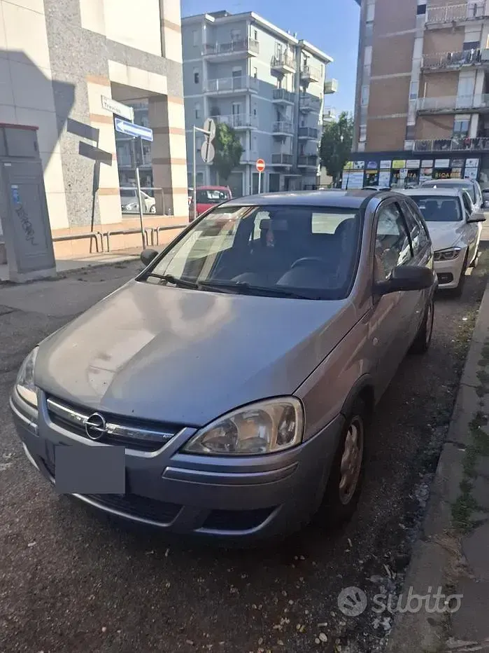 Usata Opel Corsa 80 CV (58 kW) 2005 Grigio Utilitaria