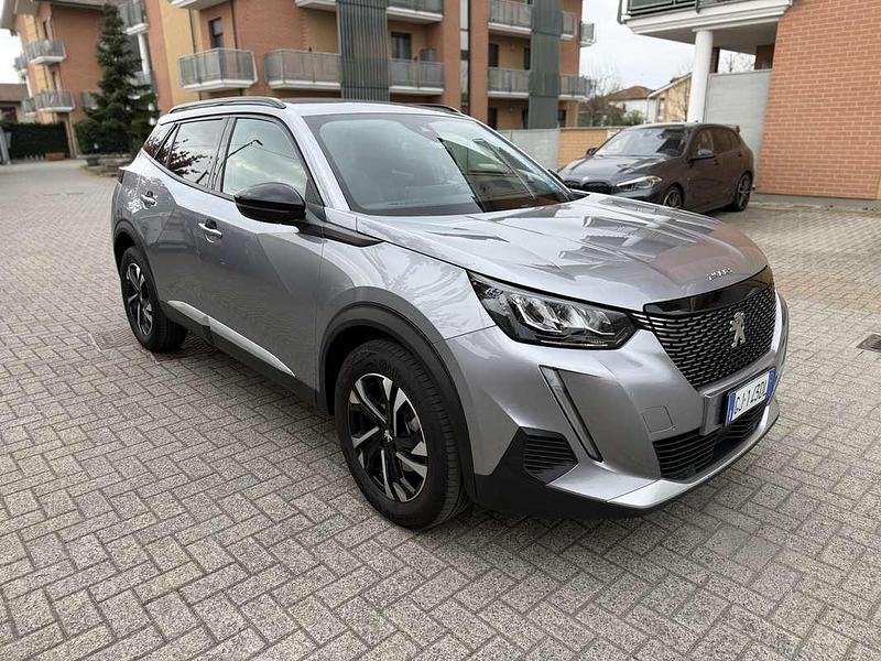 Używany Peugeot 2008 Allure 131 KM (96 kW) 2022 SUV