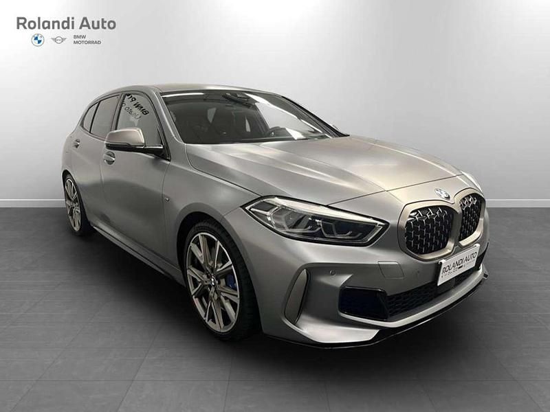 Usata BMW 135 306 CV (225 kW) 2022 Frozen pure grey metallizzato Utilitaria
