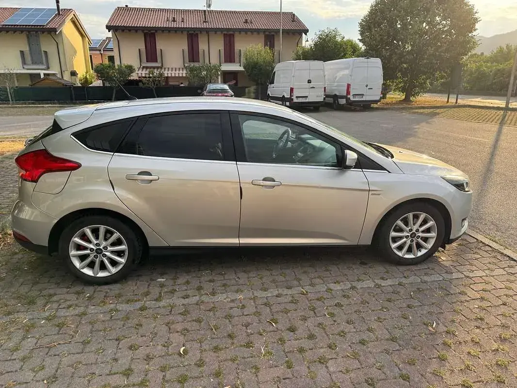 Usata Ford Focus Titanium X 120 CV (88 kW) 2016 Grigio Berlina