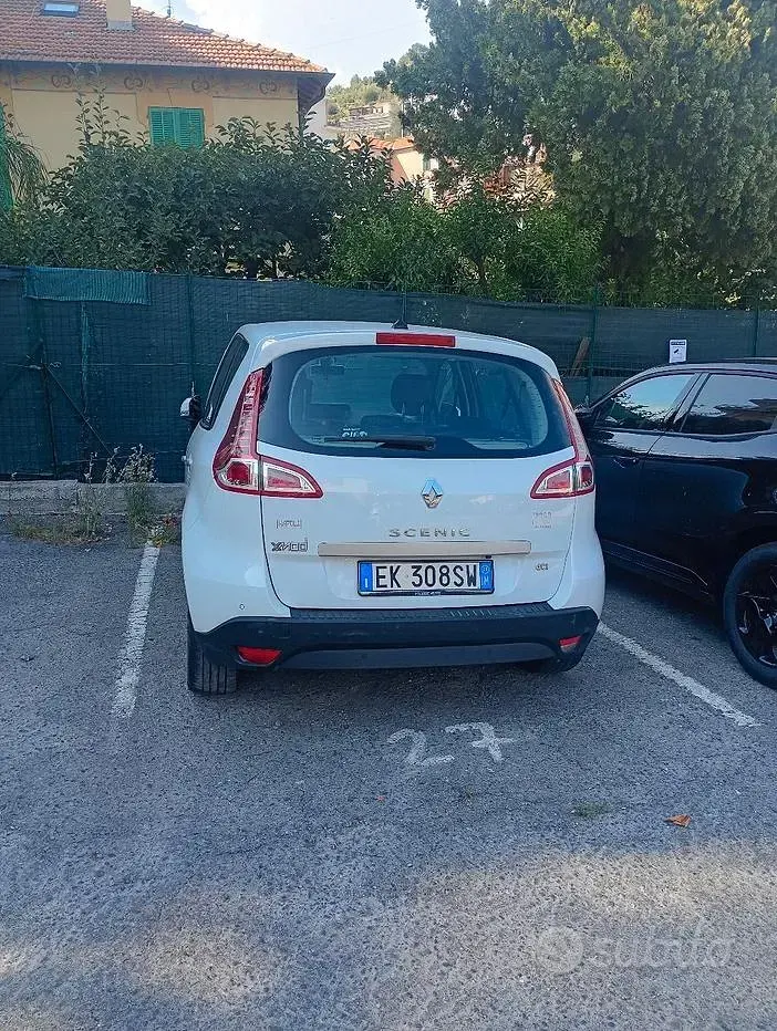 Usata Renault Scénic III XMOD 110 CV (80 kW) 2011 Bianco Monovolume