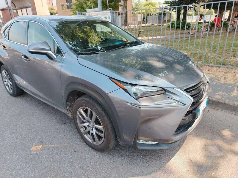 Grigio Usata 2017 Lexus NX300h Sport Line SUV | 19.000 € (Ottimo prezzo) - Immagine 1/4