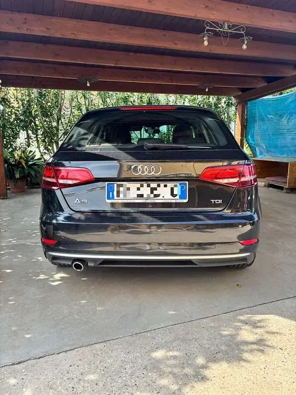 Usata Audi A3 Comfort 116 CV (85 kW) 2017 Nero Berlina