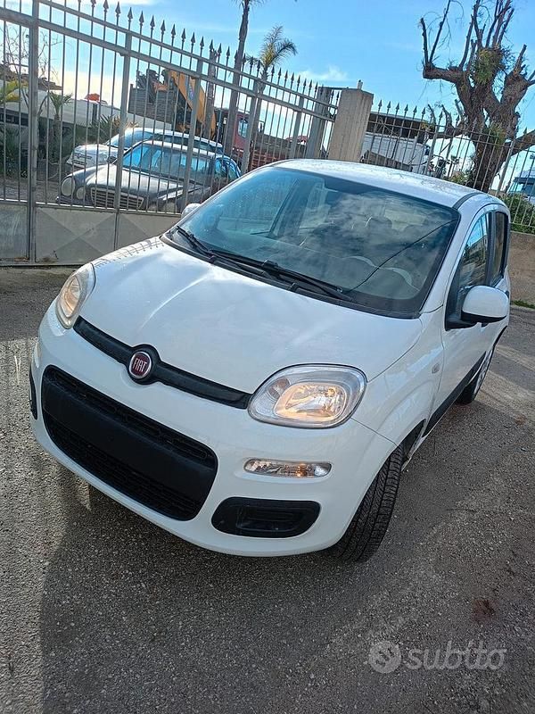 Usata Fiat Panda Easy 80 CV (58 kW) 2015 Bianco Utilitaria