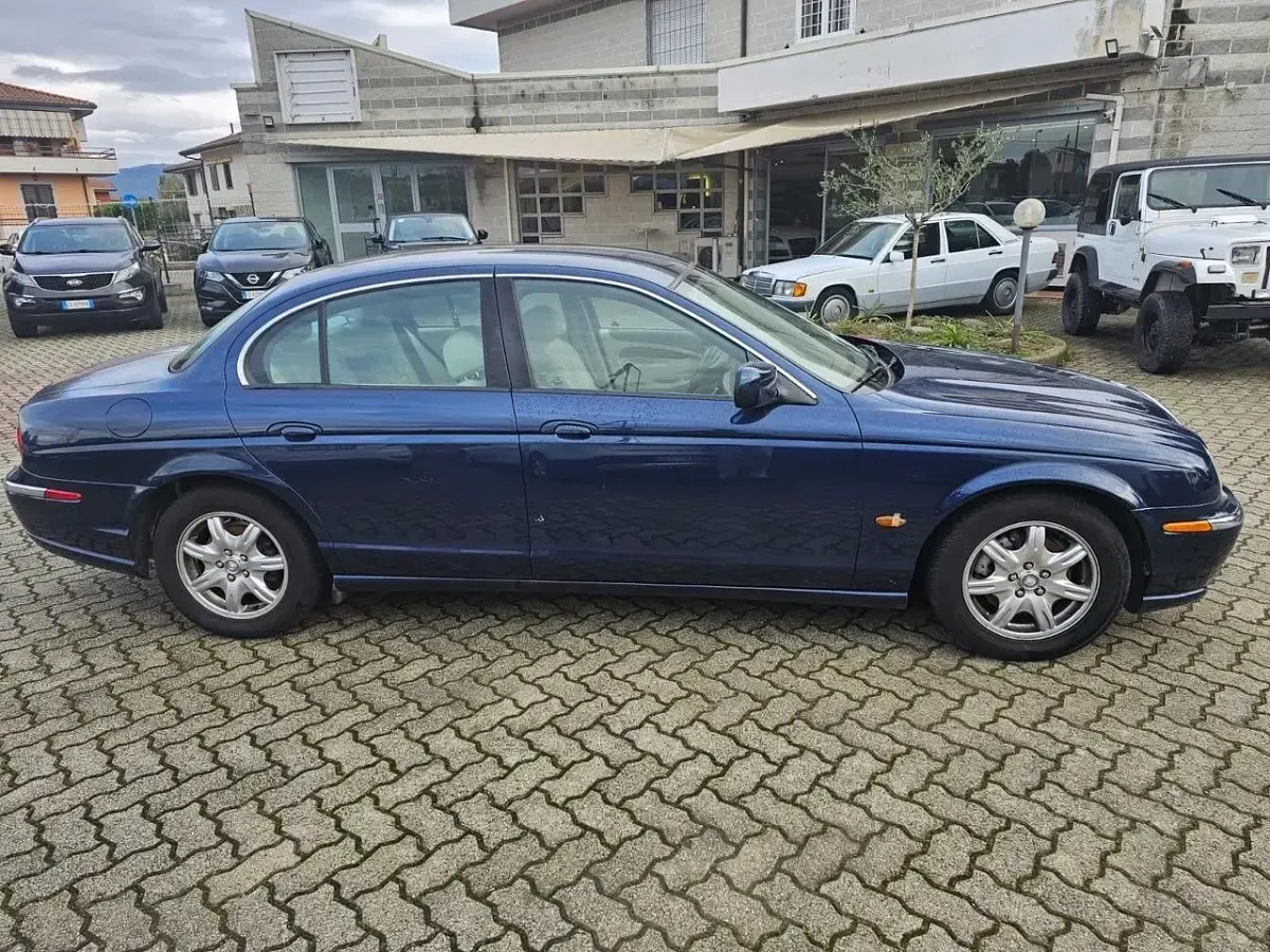 Usata Jaguar S-Type Executive 238 CV (175 kW) 2000 Blu Berlina