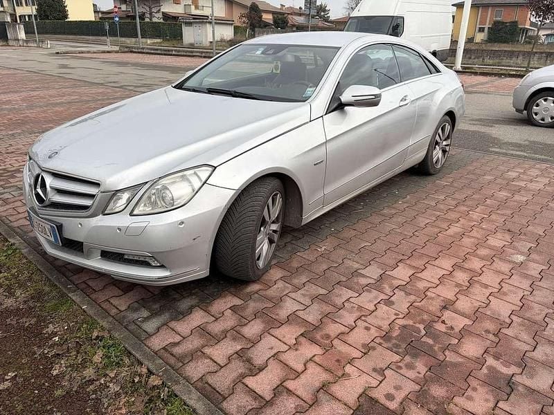 Usata Mercedes E250 Avantgarde 204 CV (150 kW) 2009 Coupé