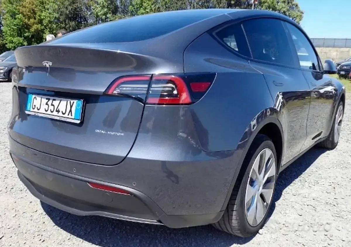 Usado Tesla Model Y Long Range AWD 152 kW (208 CV) 2022 Gris SUV