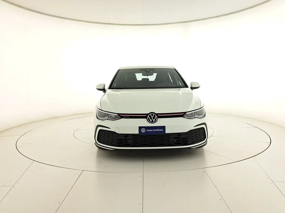 Usata VW Golf VIII GTI 245 CV (180 kW) 2022 Pure white Berlina