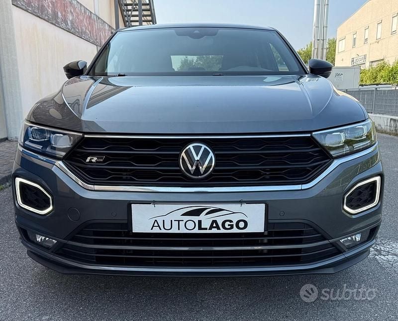 Grigio Usata 2021 VW T-Roc R-line BlueMotion SUV | 21.900 € (Buon prezzo) - Immagine 1/4