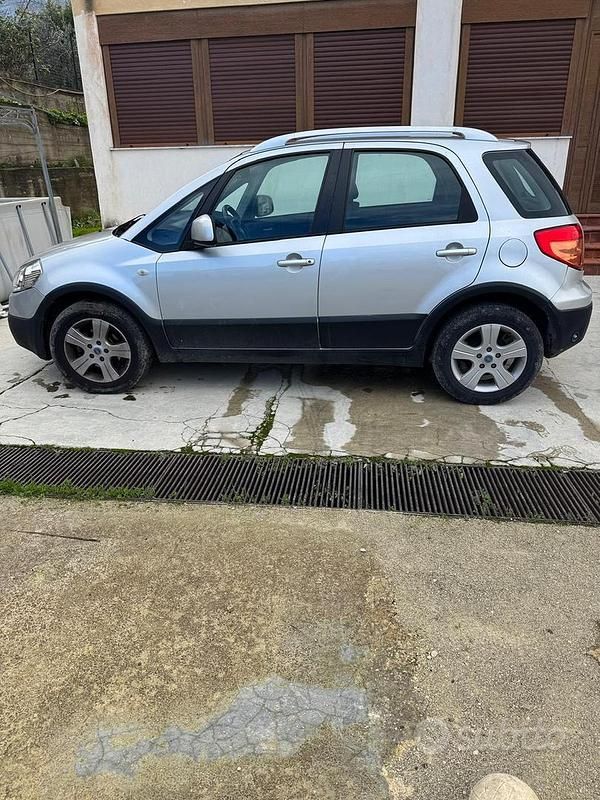 Usata Fiat Sedici 107 CV (78 kW) 2007 Grigio SUV