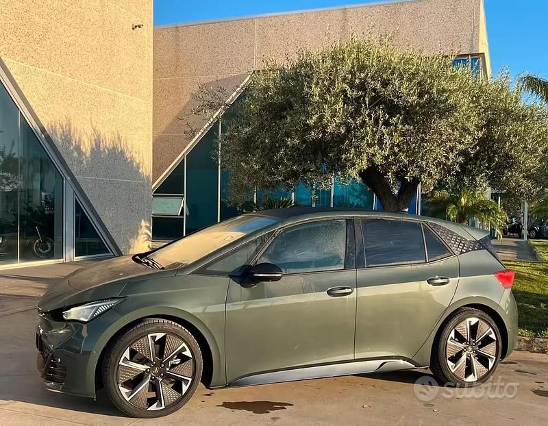 Usata Cupra Born VZ 239 kW (326 CV) 2024 Verde Utilitaria