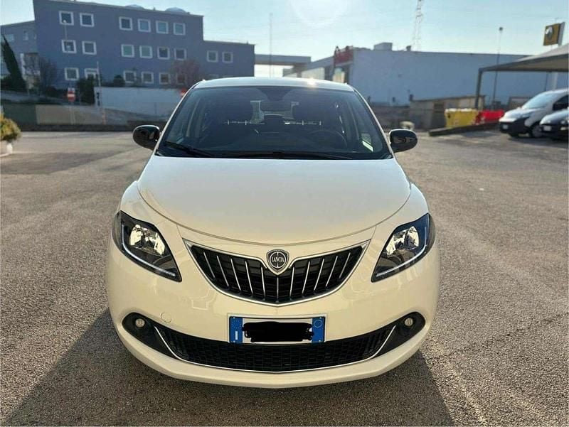 Usata Lancia Ypsilon S 69 CV (50 kW) 2024 Bianco Utilitaria