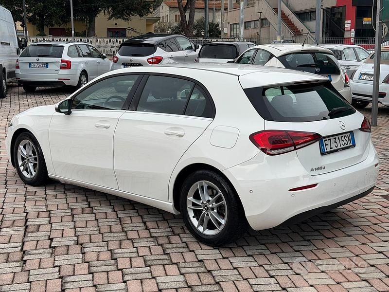 Usata Mercedes A180 Business 116 CV (85 kW) 2019 Bianco Berlina